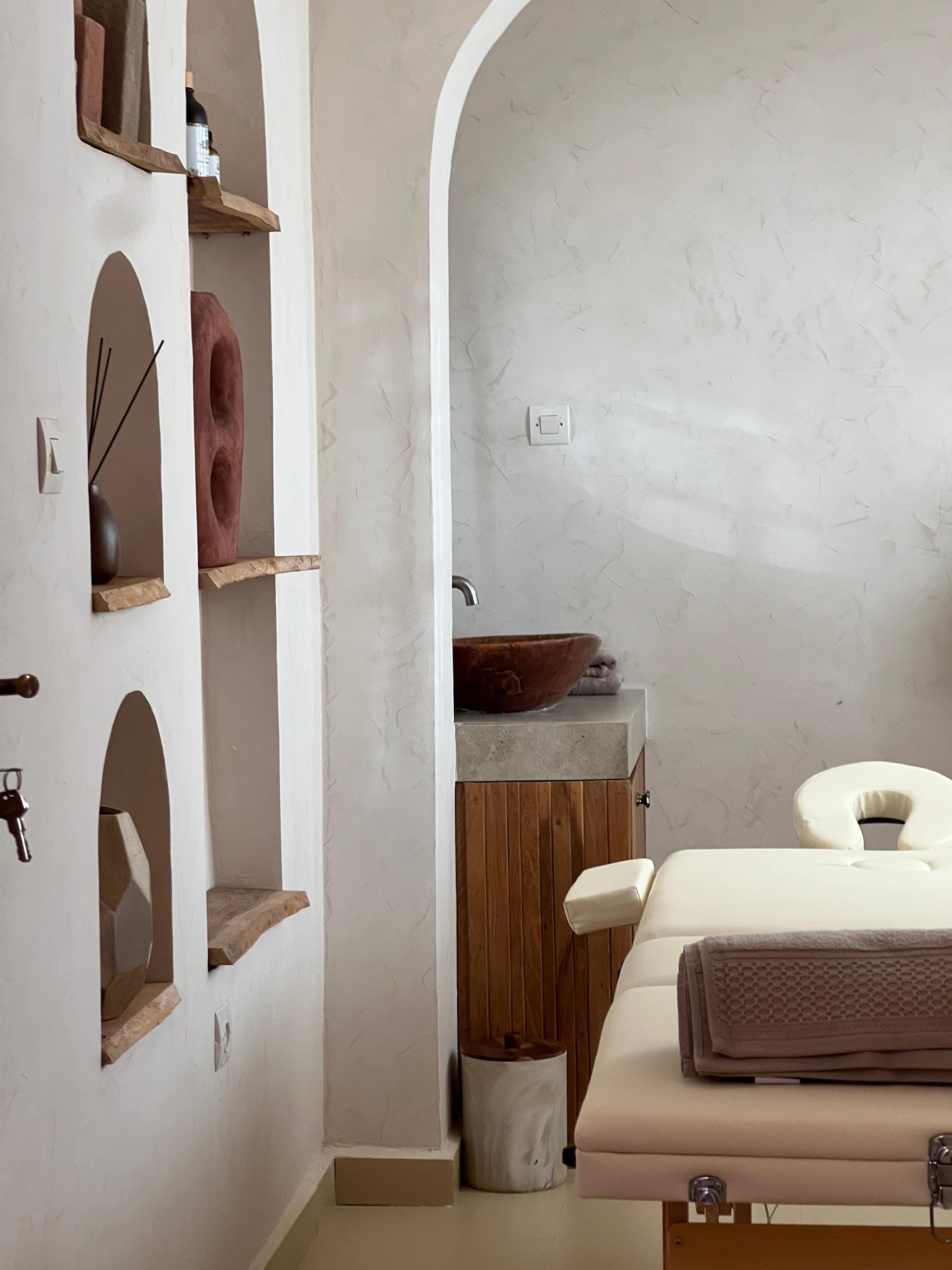 Table de massage de l'Espace Bien-être à Gorée Suites, spa hôtel Saly