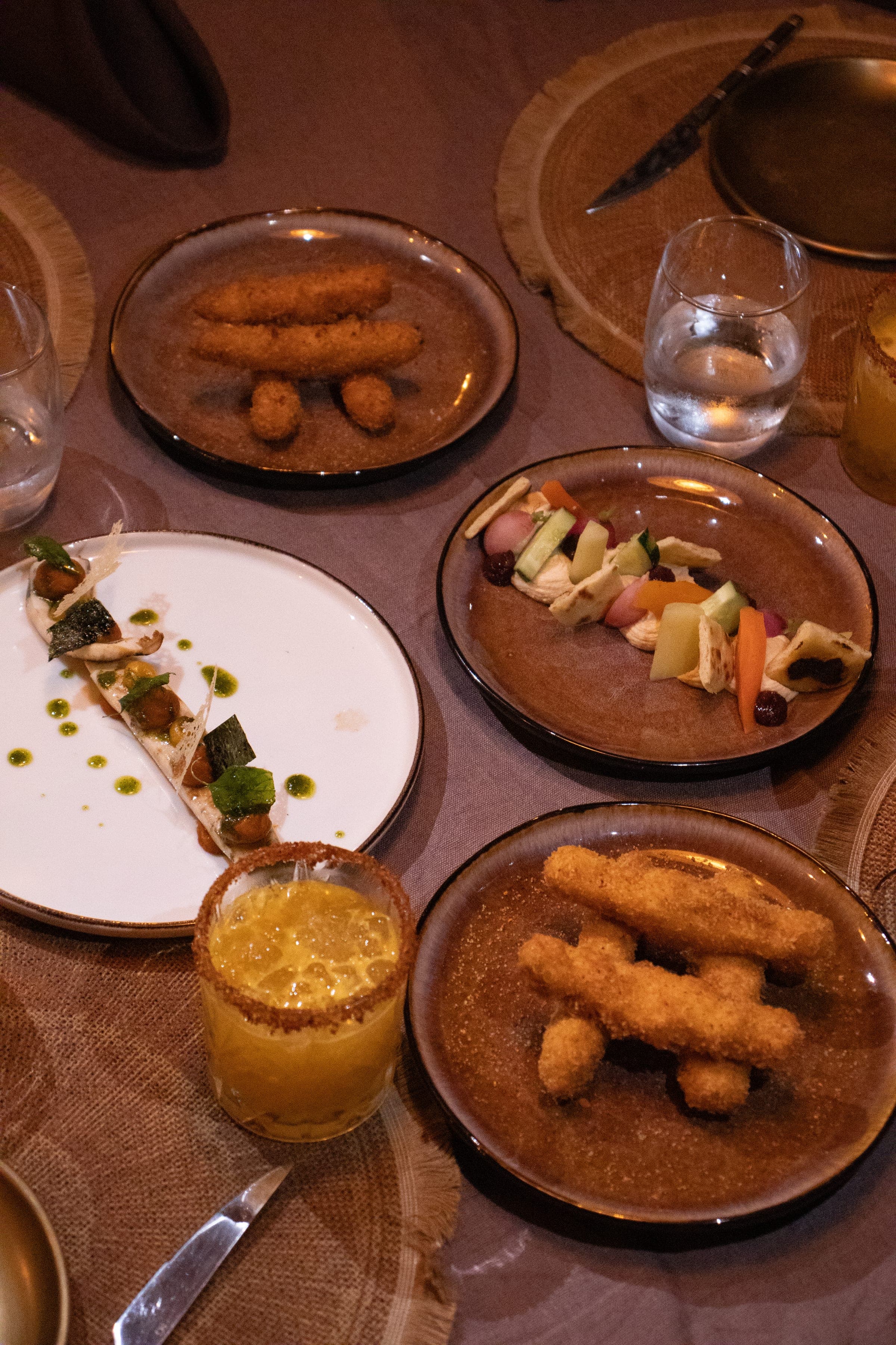 Tapas et assiettes créatives du restaurant de Gorée Suites
